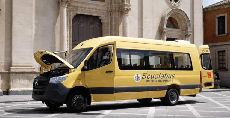 MISTERBIANCO: BENEDIZIONE DEL NUOVO SCUOLABUS