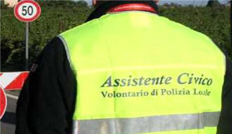 PER EVITARE GLI ASSEMBRAMENTI, ARRIVANO GLI “ASSISTENTI CIVICI”.