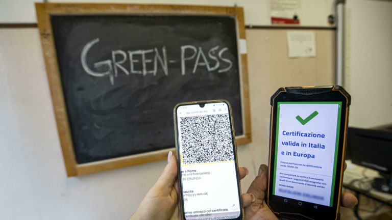 Da oggi il green pass sarà obbligatorio. Quali sono le regole