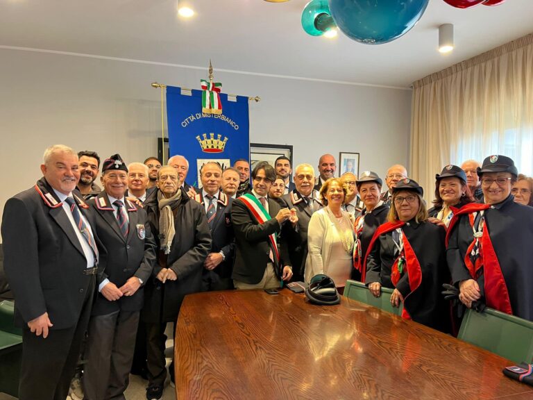 Vicinanza dell’amministrazione misterbianchese alla sezione Anc dopo gli accaduti. Corsaro: “in favore della legalità”