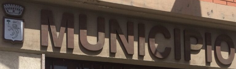 Camporotondo, ordinanza per il piazzale di fronte i plessi scolastici