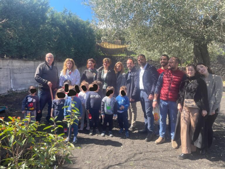 Piantiamola arriva anche a Zafferana.Casella:”Spero di poter tornare presto per piantare ancora”