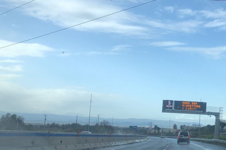 Possibili code in A18 in direzione per Catania