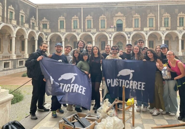 Università, pulizia congiunta Plastic Free-La Finestra:”Andrebbero fatte molto di più”