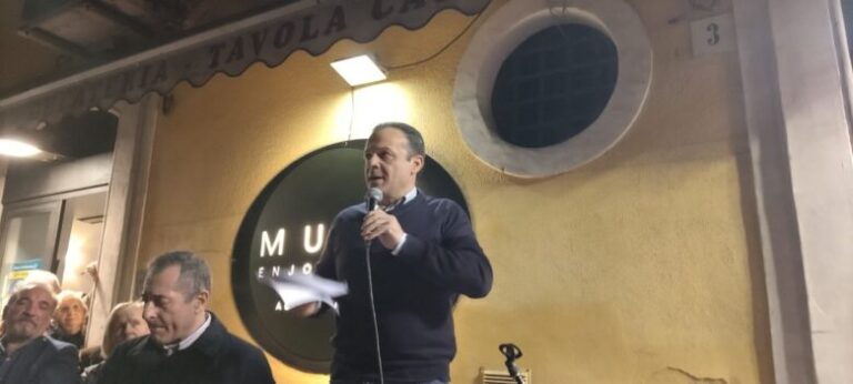 Aci Castello, “doppia” apertura di campagna elettorale nel segno di Cateno De Luca