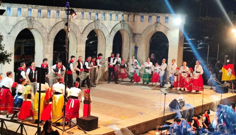 Festival del folklore siciliano scolastico 1a edizione: grande performance del Pizzifolk