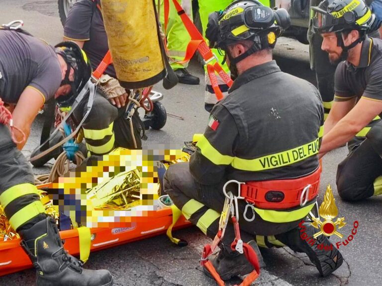 Catania, 27enne cade in corso Martiri della Libertà, soccorso dai Vigili del Fuoco