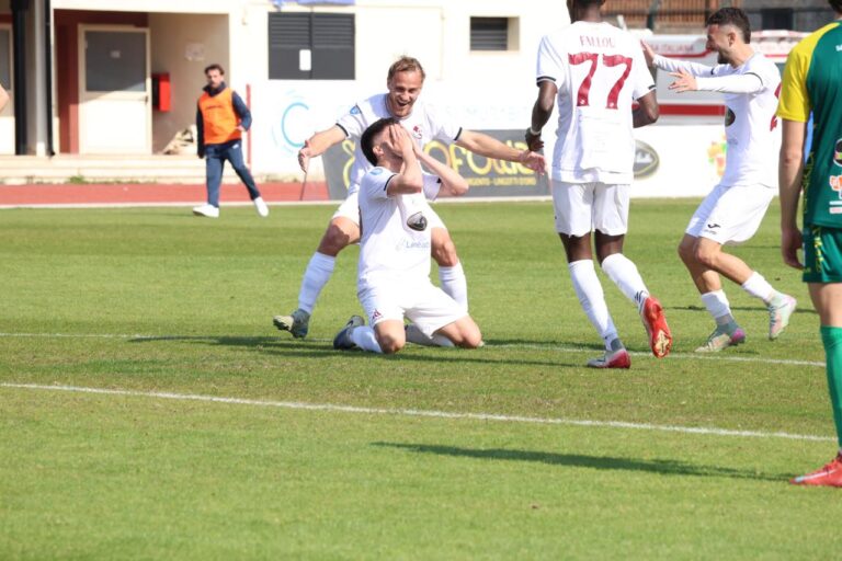 Al ritorno in casa l’Acireale vince di misura: 1-0 contro l’Enna