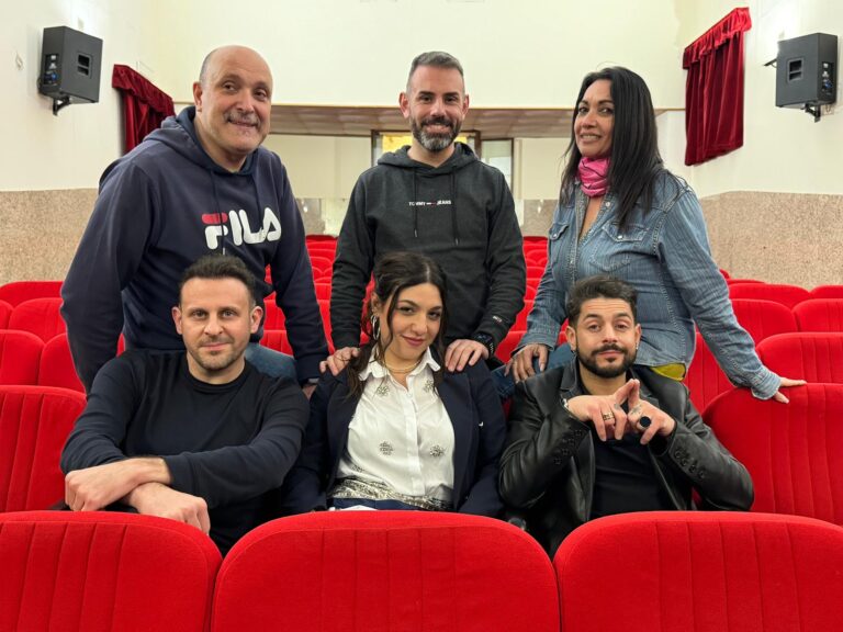 “Prendo in prestito tua moglie”: Sotto il tocco torna in scena