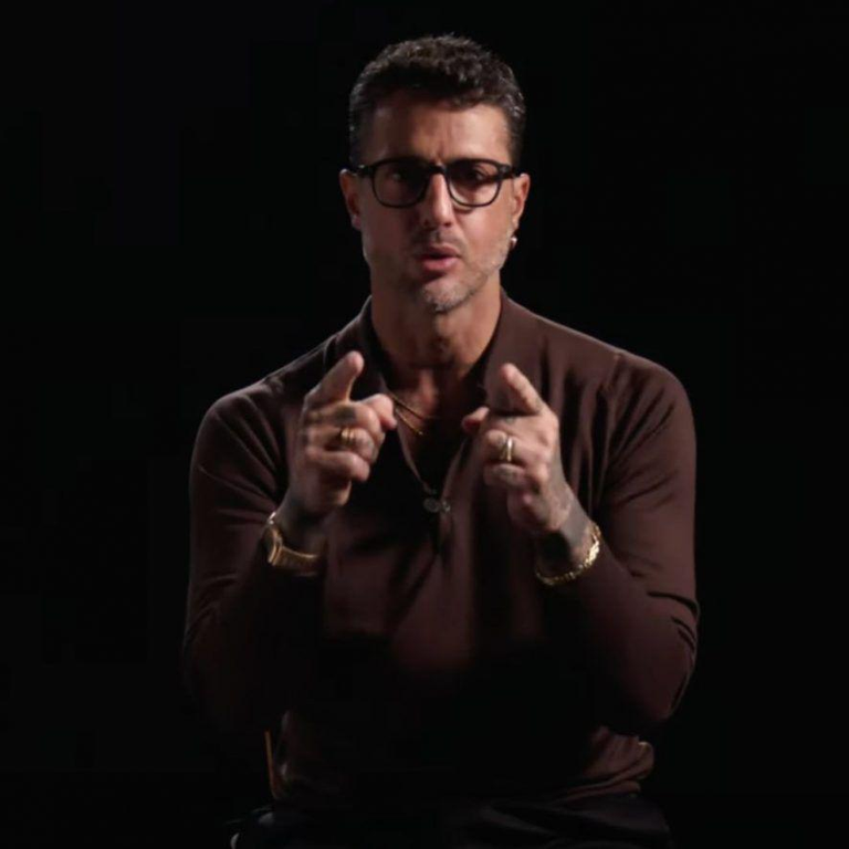 Fabrizio Corona a Catania, fra applausi e scoop: “Spettacolo serio”