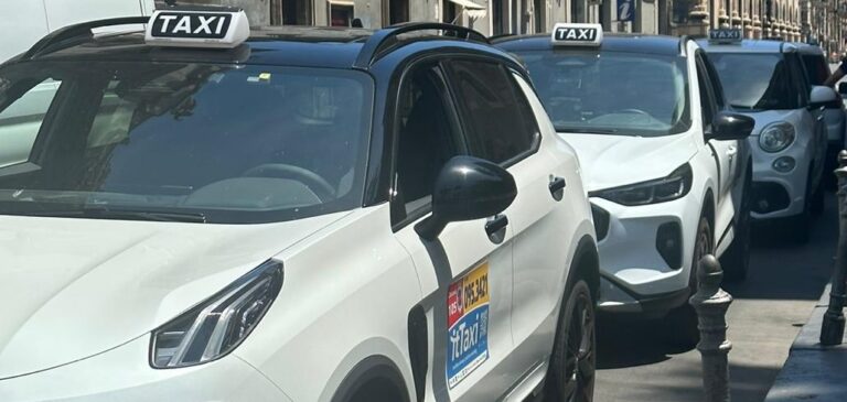 Catania, arrivano le nuove “misure taxi”: le novità previste