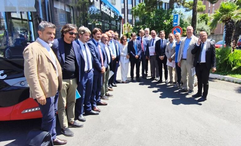 Presentato il Tpl di Amts: 8 comuni “più vicini” a Catania
