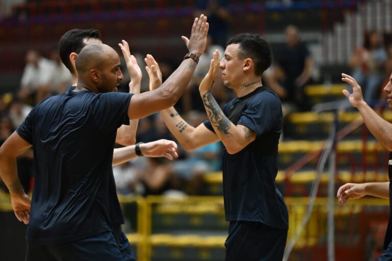 Buona la prima, Meta Catania batte Messina 7-2