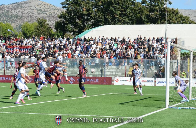 Il Catania espugna Caserta nel finale: decisivo il colpo di testa di Ierardi